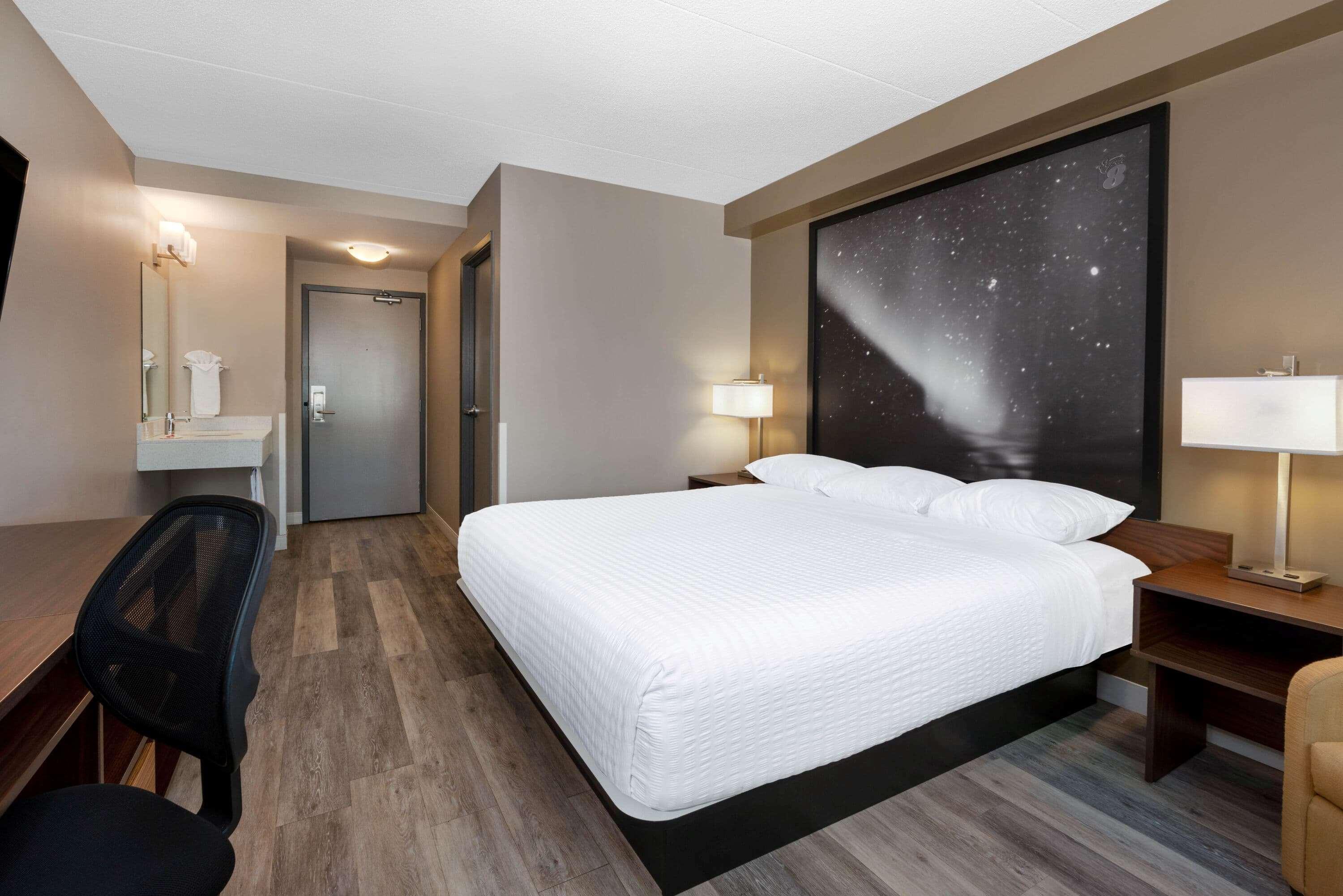Super 8 By Wyndham Winnipeg West Экстерьер фото