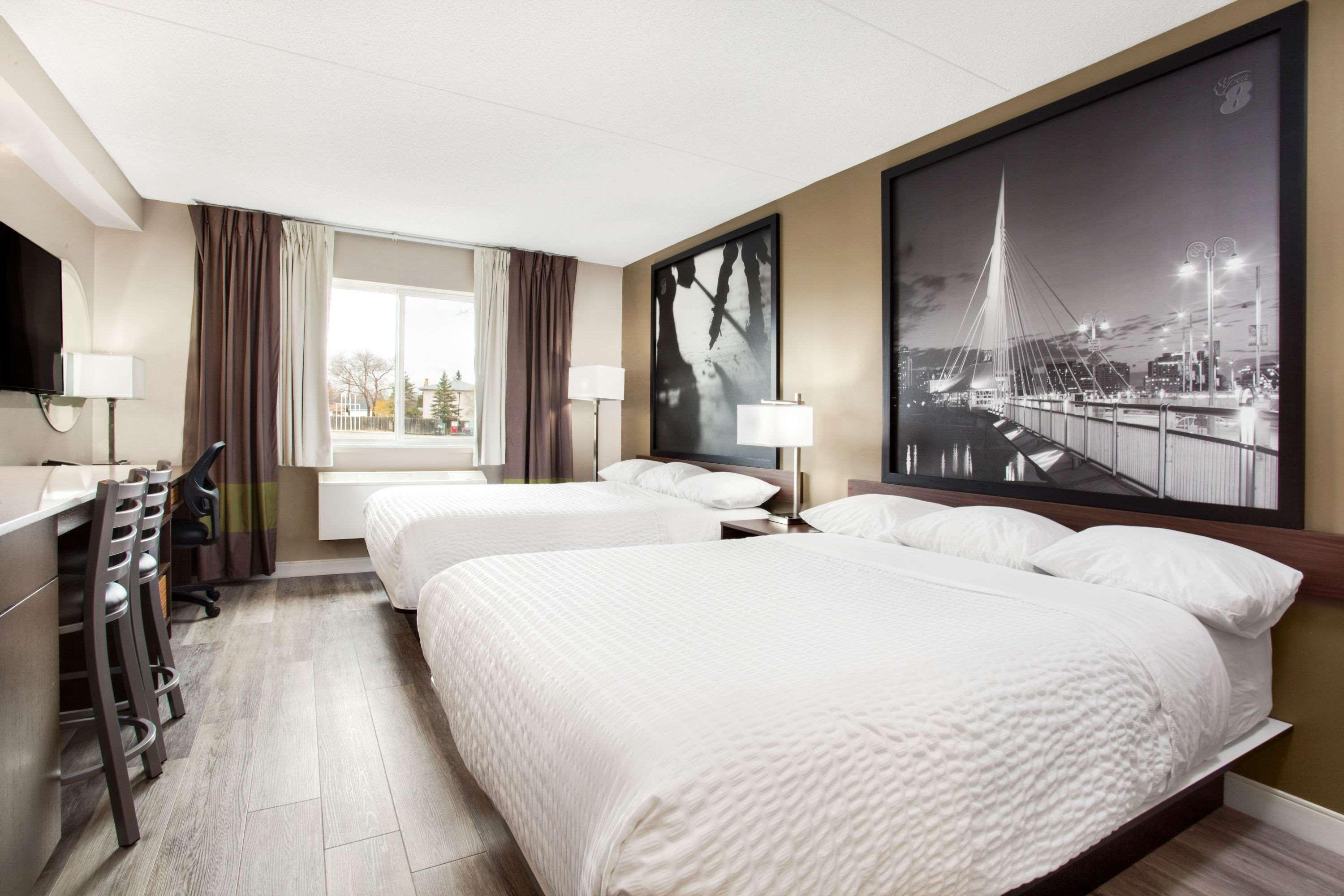 Super 8 By Wyndham Winnipeg West Экстерьер фото