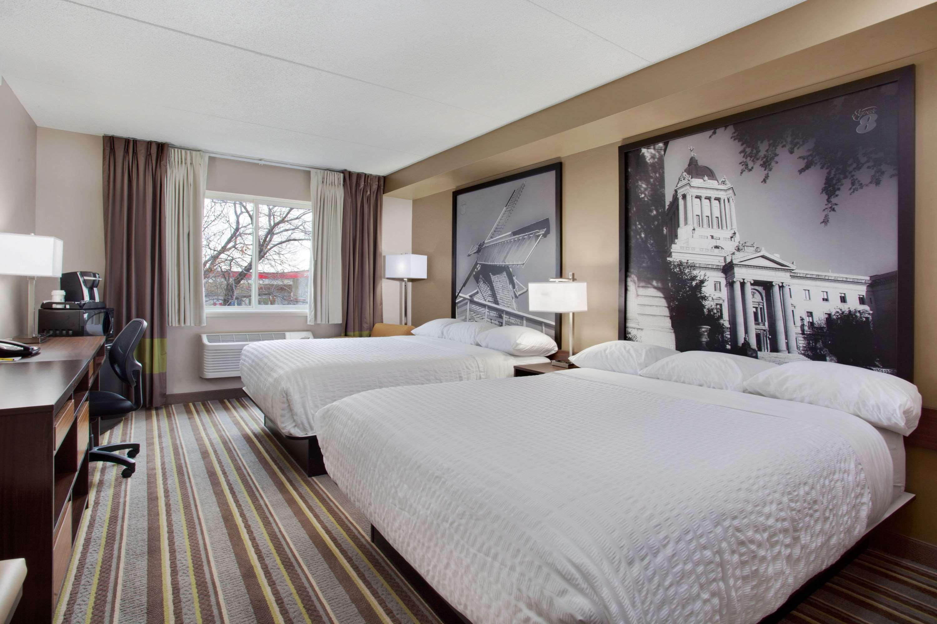 Super 8 By Wyndham Winnipeg West Экстерьер фото
