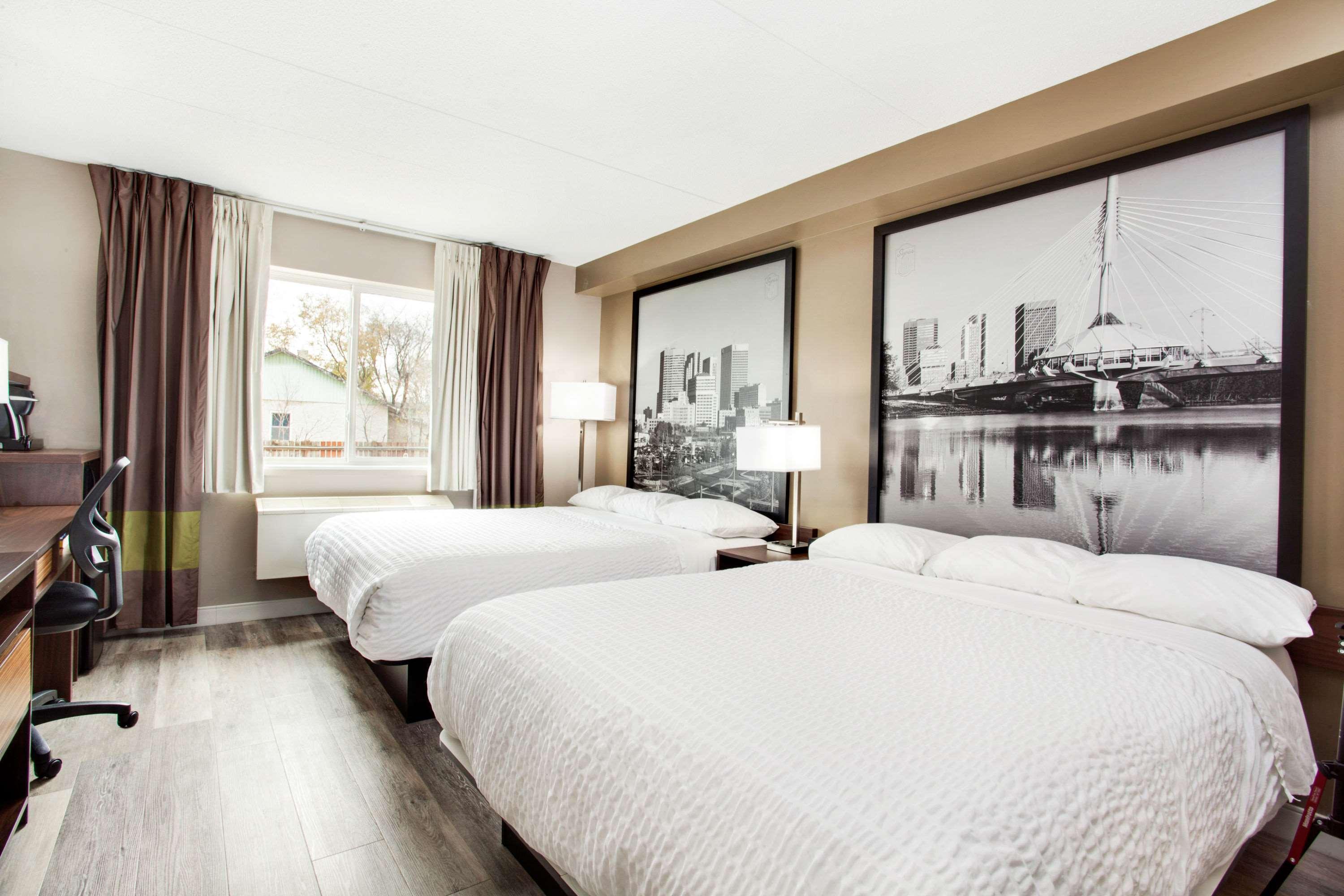 Super 8 By Wyndham Winnipeg West Экстерьер фото
